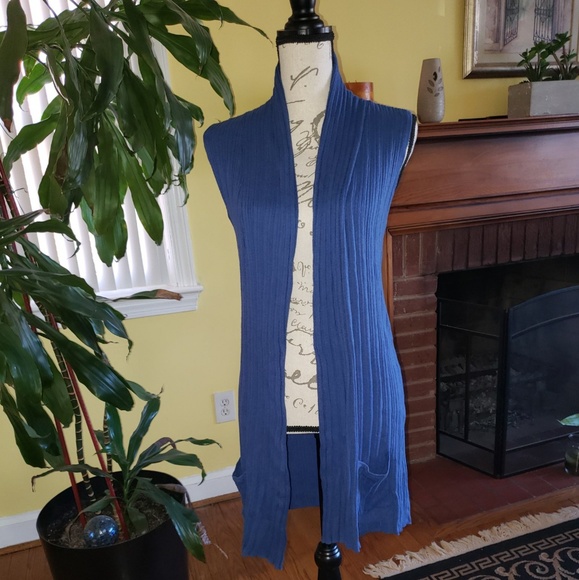 Vest - Picture 1 of 5